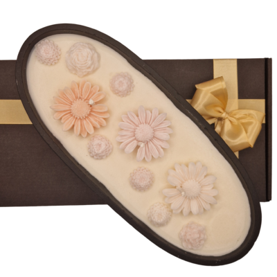 Sojų vaško žvakė „Cinitas” betoniname indelyje su dovanų dėžute