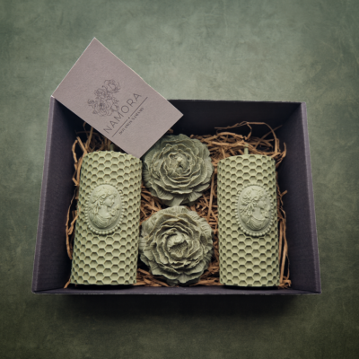 Žalsvas bičių vaško žvakių dovanų rinkinys