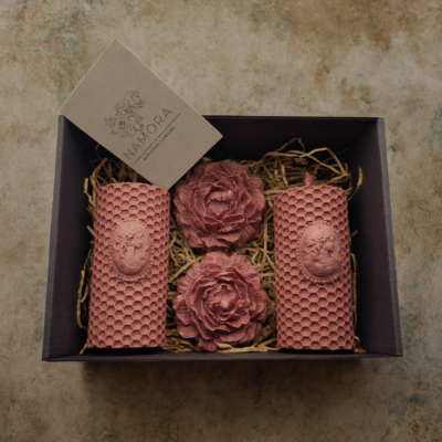 Violetinis bičių vaško žvakių dovanų rinkinys